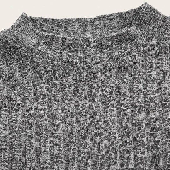 5/20$ Cold Shoulder Rib Knit Crop Long Sleeve Tee - Picture 3 of 4